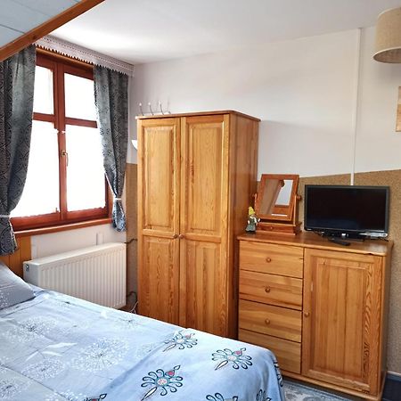 Olimp Pokoje I Apartamenty Щирк Экстерьер фото