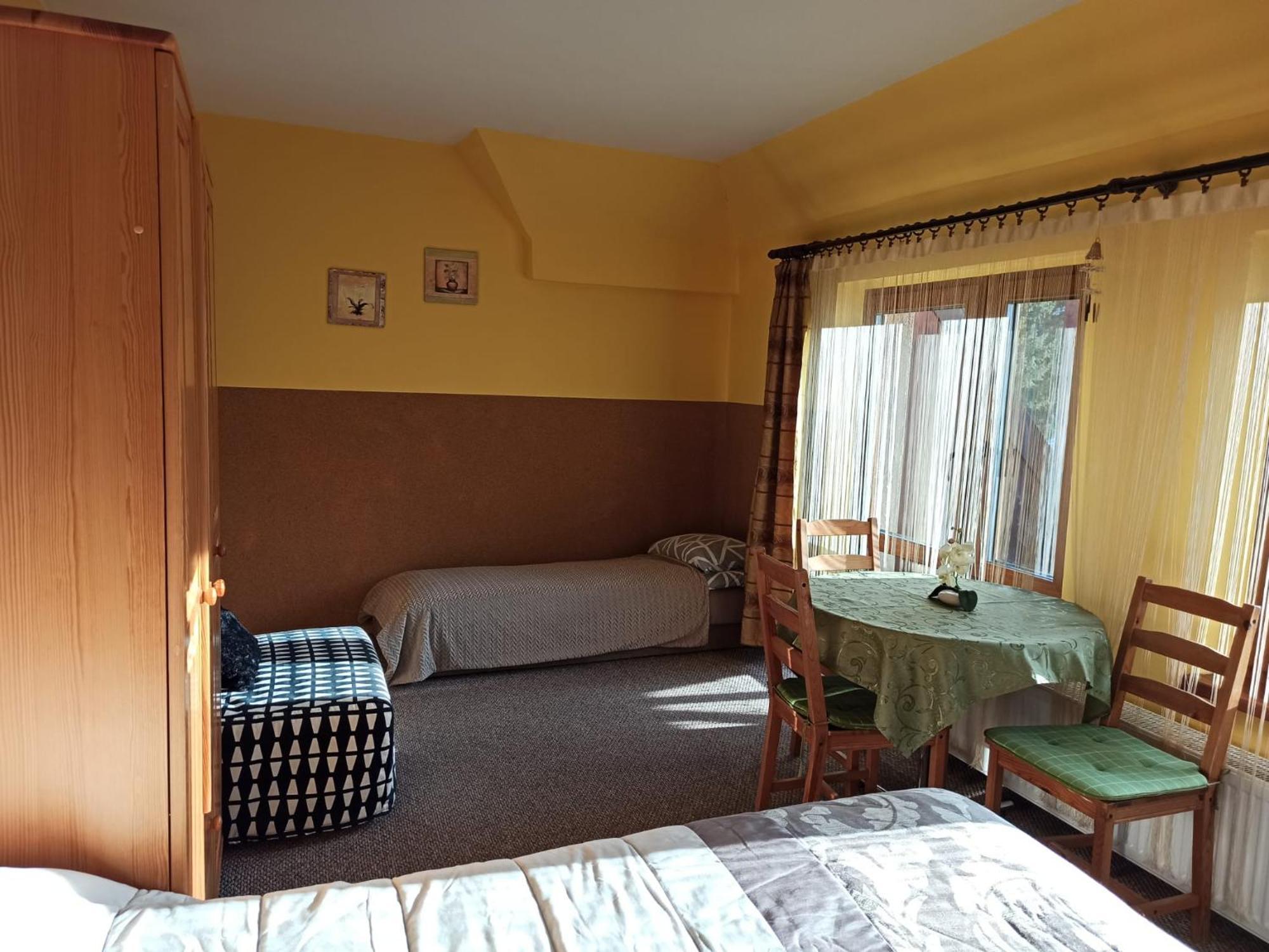 Olimp Pokoje I Apartamenty Щирк Экстерьер фото