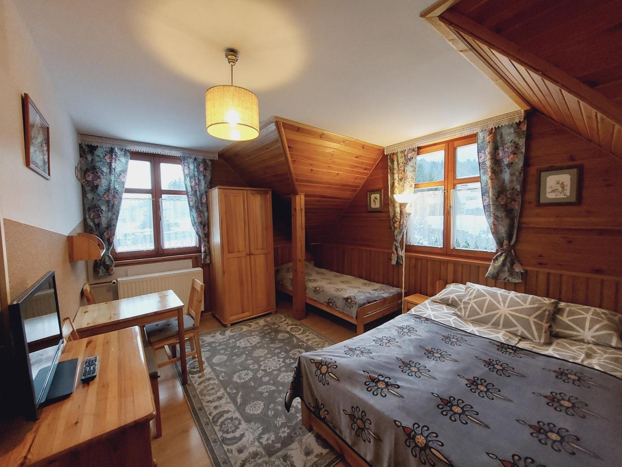 Olimp Pokoje I Apartamenty Щирк Экстерьер фото